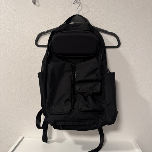 Lululemon Cruiser Backpack 23L EUC only missing one strap