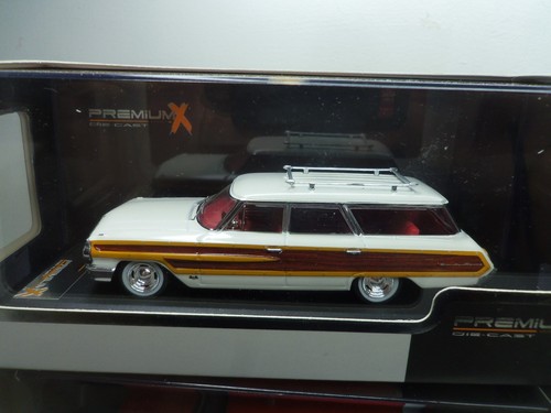 1/43 PREMIUM CLASSIXXS FORD COUNTRY 1964