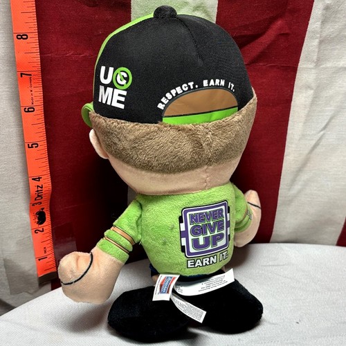 Peluche John Cena WWE Bleacher Creatures 2022 UCME Respect juguete 8 pulgadas Kuricha - Imagen 2 de 4