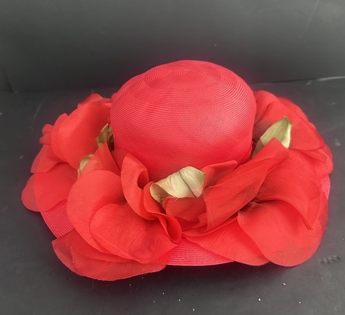 Vintage roter Mohn Amaryllis Krempe hochwertiger Hut Blumen Genung’s Dept Store