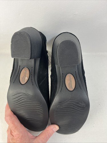 Earth Origins Black Cow  Suede Water-Repellent Cushioned Ankle Boots size 8.5 M - Picture 2 of 5