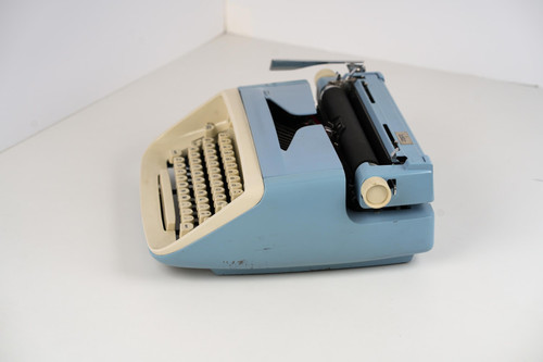 1960s Royal Telstar Deluxe Portable Typewriter in Working Condition With Case - Picture 2 of 7
