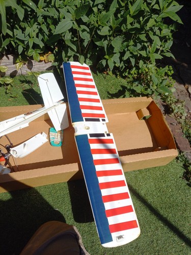 COX SUPER CHIPMUNK CONTROL LINE STUNT PLANE IN BOX - VINTAGE FLYING MODEL - Picture 8 of 11