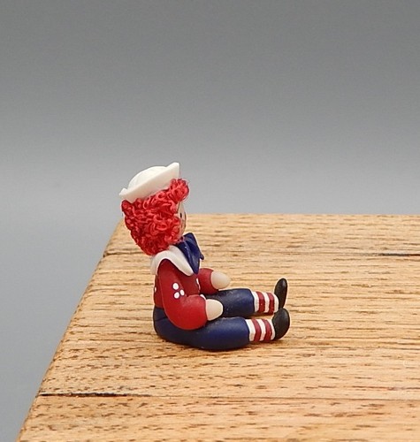 OOAK Julie Stevens Hand Sculpted Raggedy Andy Doll Dollhouse Miniatur 1:48 - Bild 6 von 7