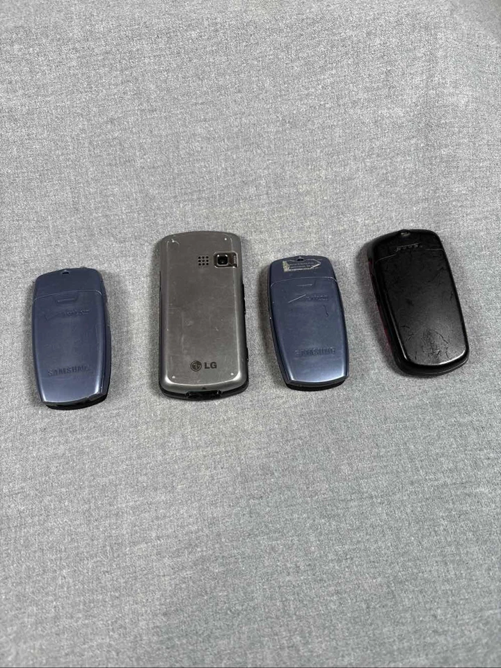 Lot of 4 Samsung LG Flip Phones Verizon Alltel SCH-U340 SCH-U410 Red Blue Parts - Image 2 of 3