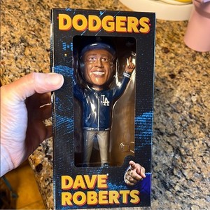 デイブ・ロバーツ　Los Angeles Dodgers 記念品 $_57.JPG?set_id=880000500F