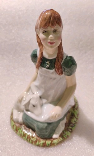 ROYAL DOULTON H.N. 2975 HEIDI~GIRL~LAMB PORCELAIN FIGURINE