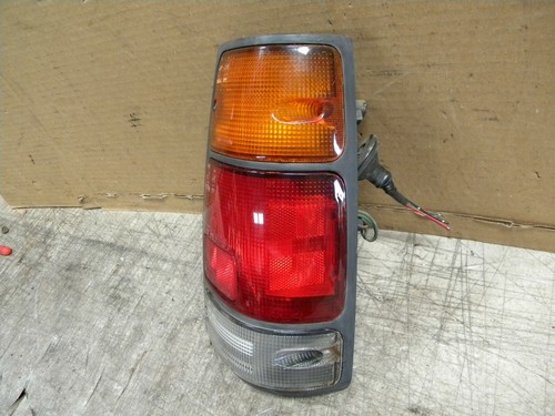 1994 Honda Passport Tail light right passenger side brake light assembly - Picture 5 of 7