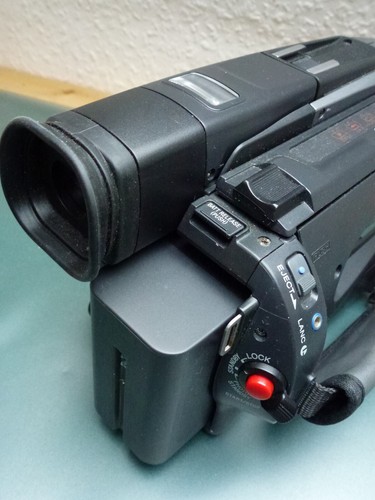 Sony Handycam CCD-TRV94E Hi8 + Video8 Camcorder, viel Zubehör - Bild 12 von 24