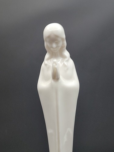 Ardalt Japan betende Jungfrau Maria auf Sockel weißes Porzellan 9" große Figur  - Bild 9 von 15