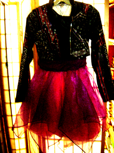 Netflix JULLIE und PHANTOM KLEID / JACKE M Gr. NEU - Bild 5 von 6