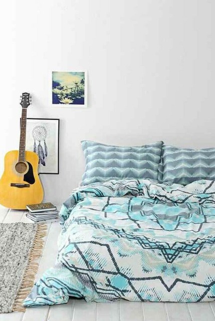 Urban Outfitters Magical Thinking Blue Mountain Medallion Queen