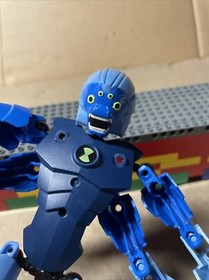 LEGO 8409 Ben 10 Alien Force Spidermonkey incomplete