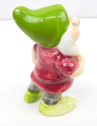 5J Walt Disney Snow White DOC Dwarf Ceramic Figurine Japan 1960's - Picture 2 of 4