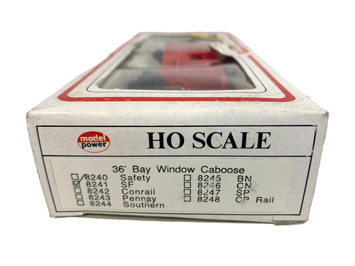 #8241 HO Model Power Santa Fe (#999056) 36' Bay Window Caboose - Picture 6 of 7