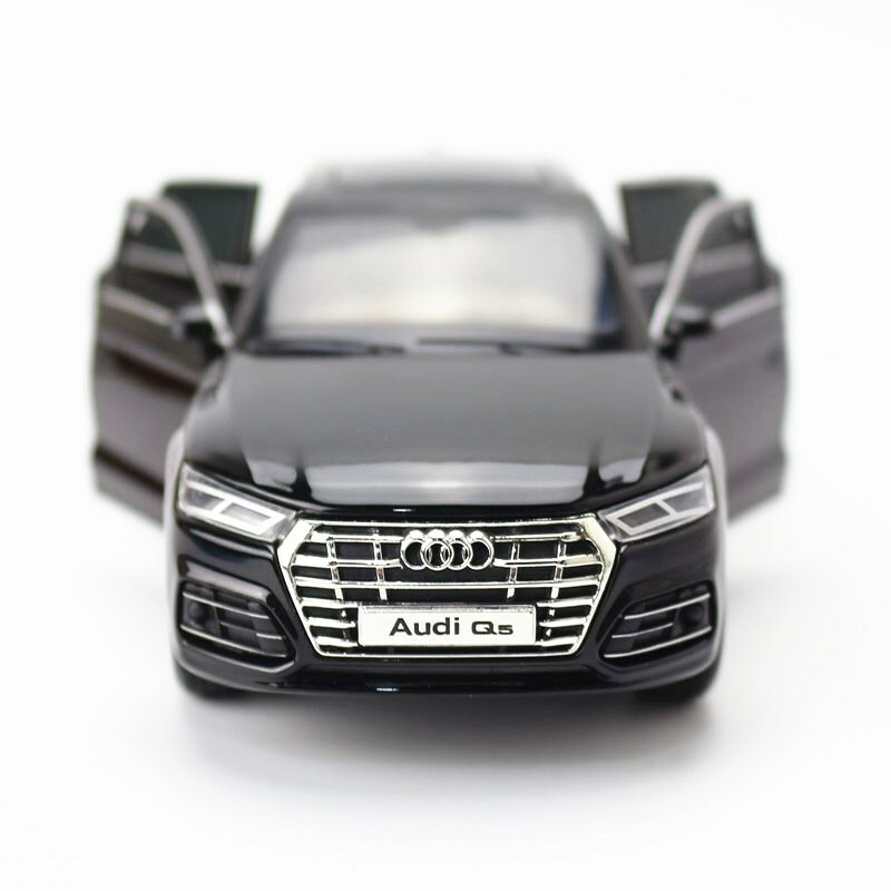 1/32 Audi Q5 Model Car Diecast Toy Cars Light Sound 4 Doors