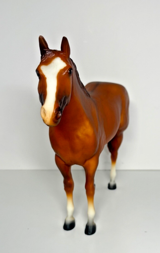 Breyer Horse Progeny of Leo Chestnut 1996 4 calcetines ideal American Quarter Horse - Imagen 13 de 24