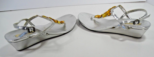 Vera Wang "Simply Vera" Metallic Jewel Sandals, Size 7M, RN No. 73277 - Picture 3 of 5