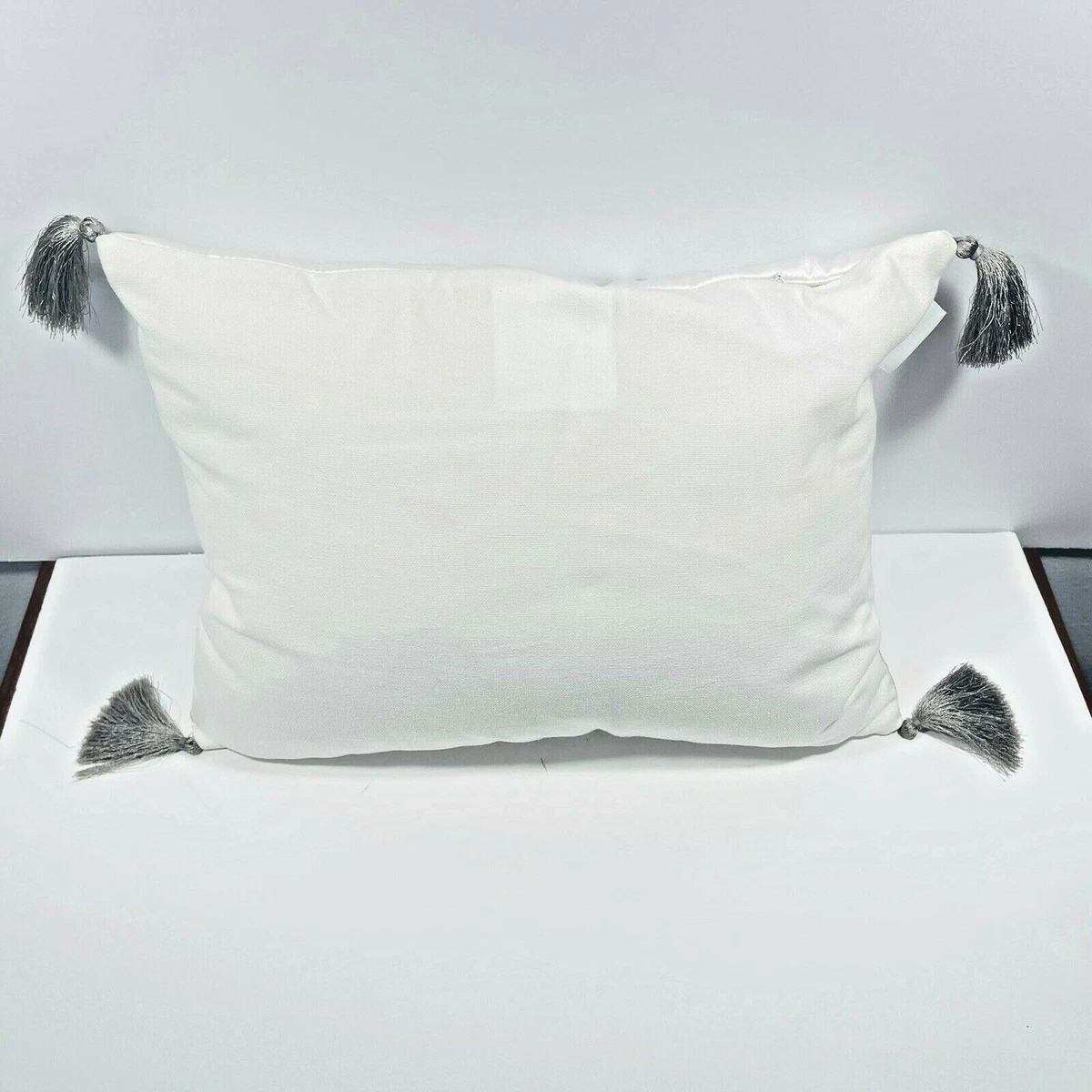 Villa lugano cheap pillows