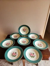 Set of 8 Empire Green Semi Vitrious Homer Laughlin Salad/Bowls Gold Trim