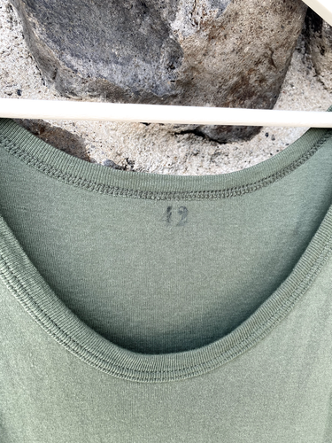 US WW2 Sleeveless Shirt OD Green 42 - Débardeur Marcel Sans Manches Vert Kaki L - 第 2/4 張圖片