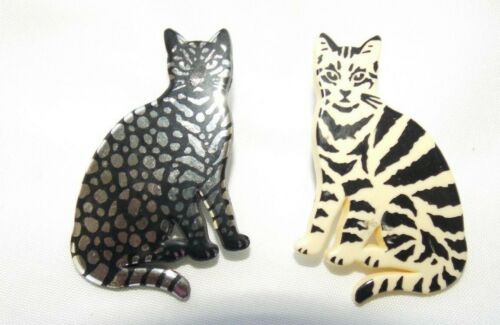 Pair of Cat Pins Silver, Black & White Made in U.K. Plastic Kittens Stripes Spot - Picture 2 of 9