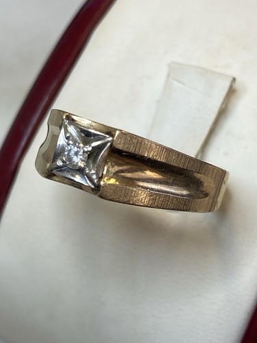 Men's 14K Yellow Gold Ring ~ With Diamond ~ Size 11 1/2 - (Lab Created Stone) - Picture 7 of 11
