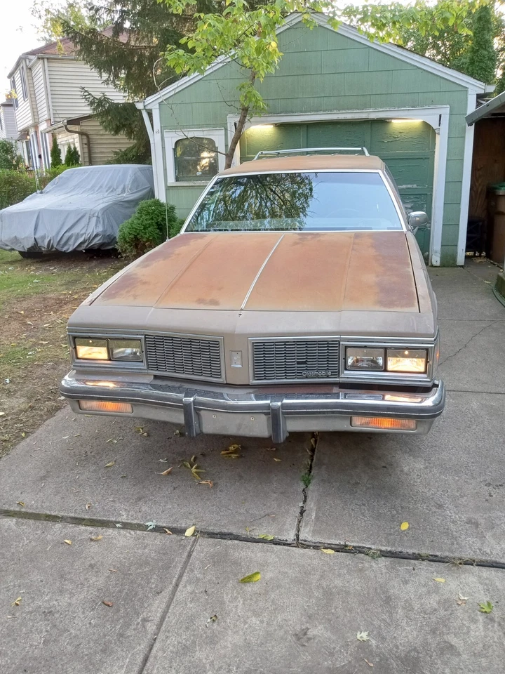 1984 Oldsmobile Custom Cruiser Foto 4 de 4