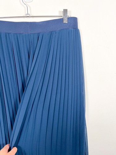 Pantalone Wynne Layers Cropped Culottes blu medio plissettato gamba larga elastico in vita - Foto 5 di 15
