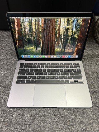 2020 Apple MacBook Air 13" i3 Intel - 500GB SSD - 8GB RAM - GUT