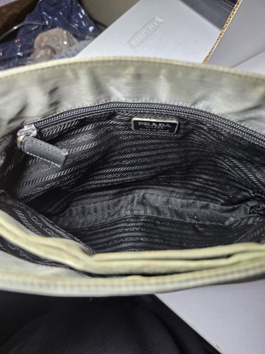 Prada Hobo Bag grau Nylon mit Metallriemen - Bild 13 von 16
