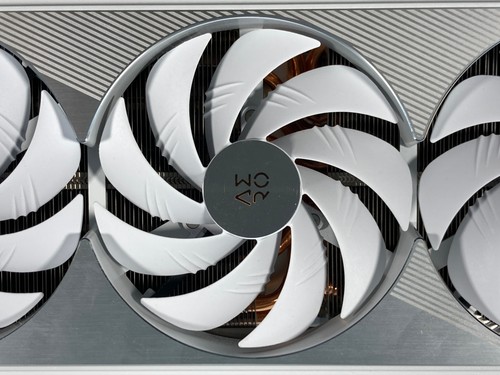 GIGABYTE GeForce RTX 4080 AERO OC 16GB GDDR6X Tarjeta Gráfica - Placa Trasera Doblada - Imagen 2 de 7