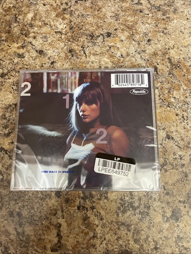 Taylor Swift CD Midnights Lavender Colored disc TGT Exclusive Small Crack - Picture 2 of 3