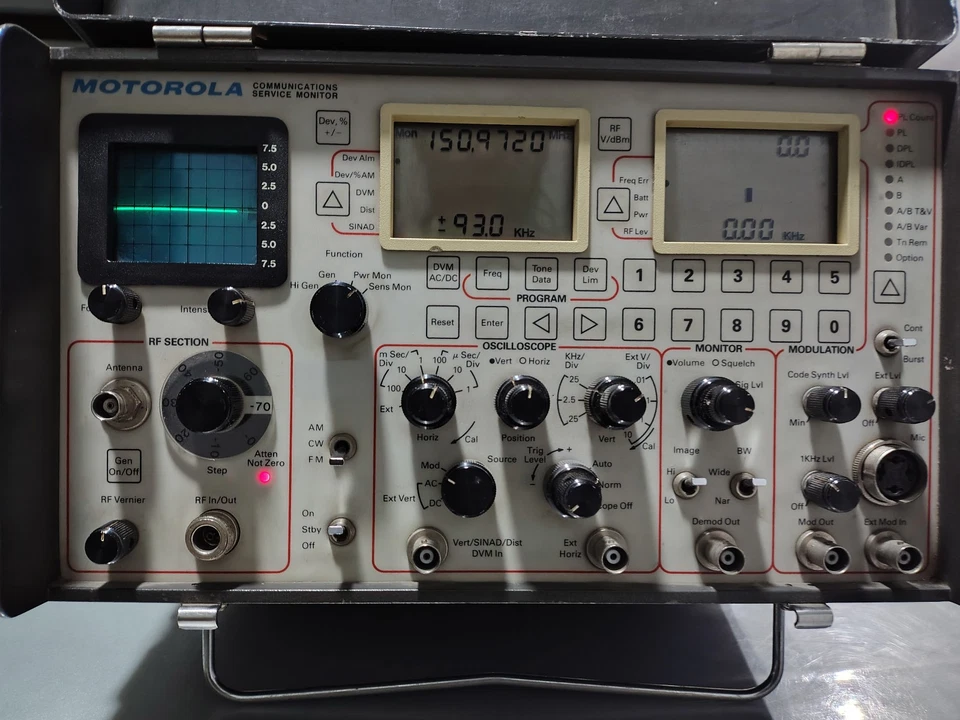 Motorola R2200A Communications System Analyzer - Image 4 of 4