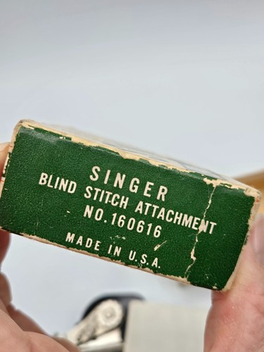 Accesorio de puntada ciega Singer vintage n.º 160616 con caja y manual - Imagen 9 de 10