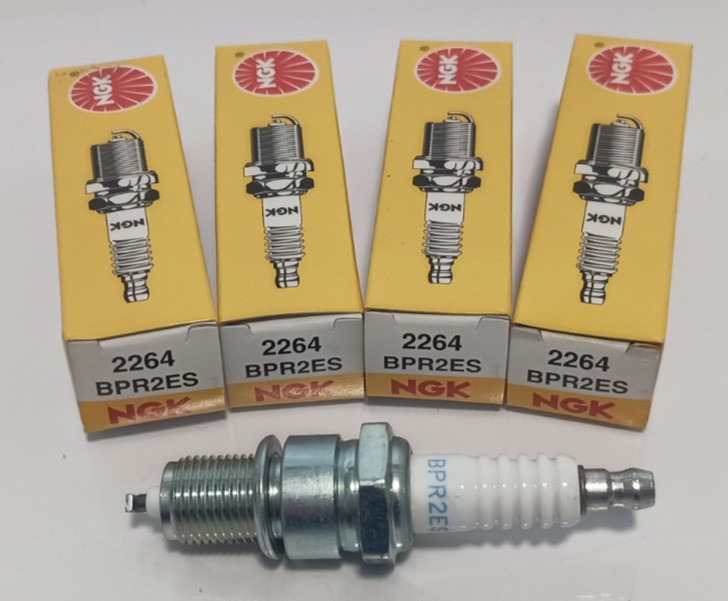 4X GENUINE NGK SPARK PLUGS 2264 NOS BPR2ES KAWASAKI MULE FREE SHIPPING