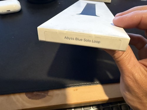 Apple Watch Solo Loop bleu abysse taille 6 | 38/40/41/42 mm MKVW3AM/A - Photo 2 sur 5