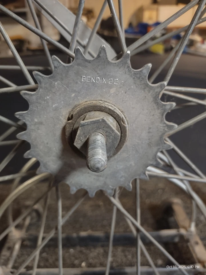 60-70 年代 Era Worksman 重量级车轮带红线 Bendix 轮毂 — 第 4/4 张图片