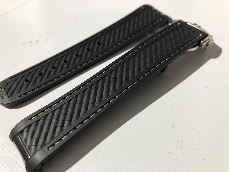 Correa de reloj Omega Seamaster Aqua Terra de goma negra de 20 mm con cierre de despliegue Foto 3 de 4