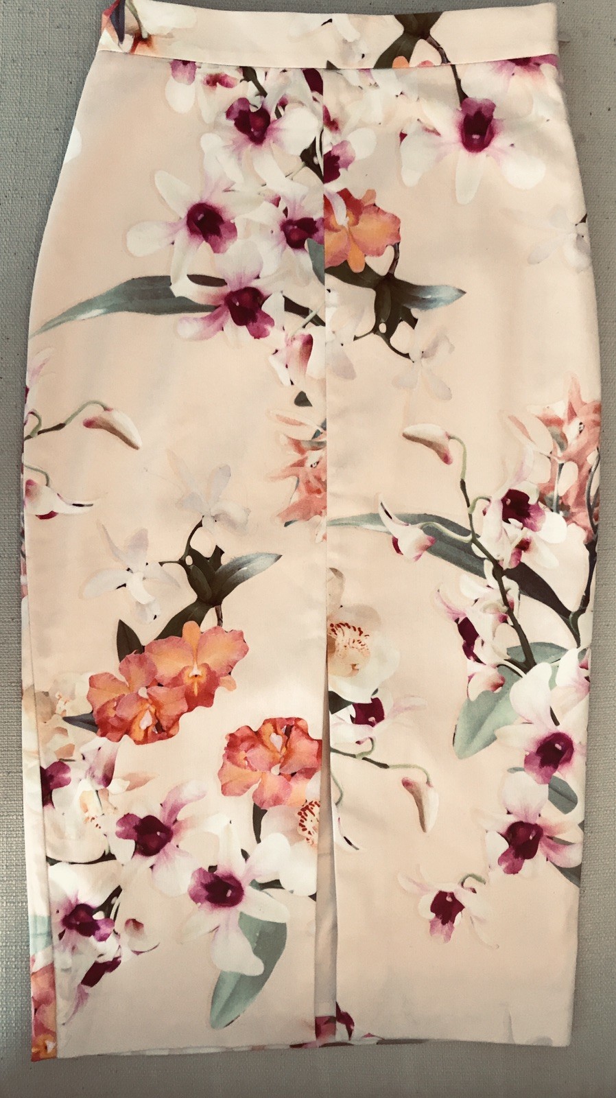 Marciano Pencil Floral Skirt Size 2 + NEW Marciano Pencil Floral Skirt Size 2 + NEW