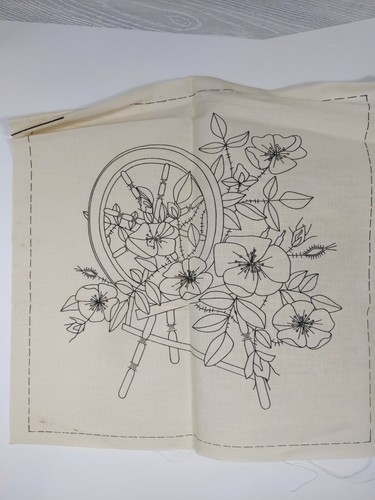 NIP 1975 Crewel Avon Creative Needlecraft Spinning Wheel & Roses Pillow Kit - Picture 8 of 10