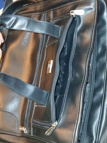 Sky Bound 16" schwarze Ledertasche Laptoptasche mit Reißverschlussfächern gebraucht - Bild 15 von 21