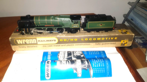 LOCOMOTORA LOCA WRENN W2239 4-6-2 B.R VERDE EDDYSTONE EN CAJA RARA 34028