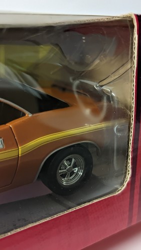 Johnny Lightning 1970 Dodge Hemi Challenger RT Die Cast 1:24 Tom Z Zahorsky - Picture 4 of 6