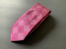 PRONTO-UOMO Designer tie 58  x3.25  100 SILK Cranberry red Geometric Pattern nwt