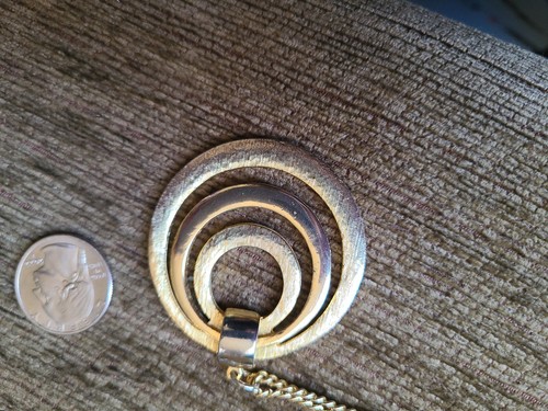 Vintage Signed Lisner Triple Circle Statement Goldtone Pendant Necklace j1 - Picture 7 of 7