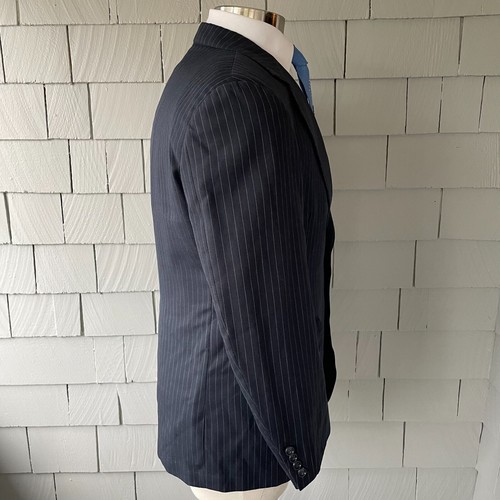 60s/70s Vintage “Hart Schaffner Marx” Blue Pinstripe 3pc Men’s 42 Suit, 2-Button - Picture 3 of 14
