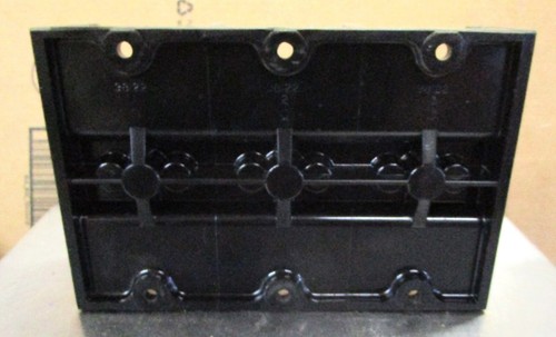 Square D 9080 ? Type ? Terminal Block 600 Vac ? Missing label Used Take Out / R8 - Picture 7 of 13