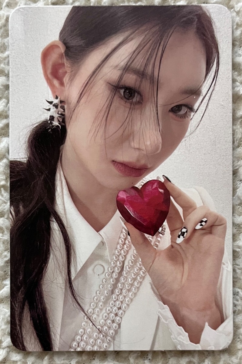 ITZY　イェジ　CHECKMATE　トレカ Amazon.co.jp: ITZY checkmate tou イェジ トレカ 2枚セット