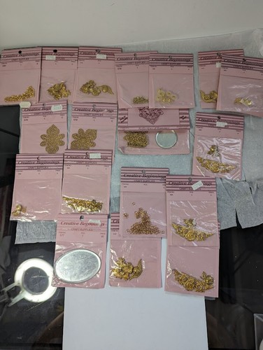 Lot Of 18 Brass Jewelry Charms Craft Accessories By Creative Beginnings -Sealed - Bild 1 von 7